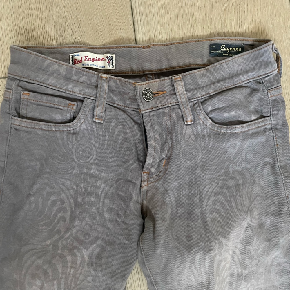 Red Engine Gray Patterned Denim - image 2
